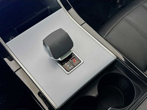 Used 2025 Land Rover Range Rover Evoque S image 18