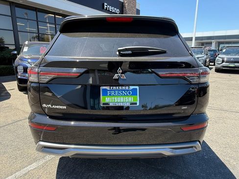 New 2026 Mitsubishi Outlander SE FWD image 8