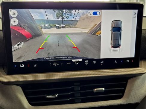 New 2026 Ford Explorer Active RWD image 14