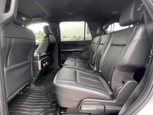 Used 2019 Ford Expedition XLT w/ Equipment Group 202A RWD image 30