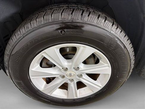 Used 2013 Toyota Highlander Plus FWD image 11