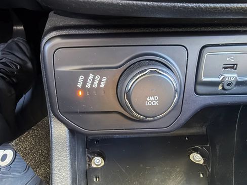 Used 2018 Jeep Renegade Sport w/ Power & Air Group AWD/4WD image 21