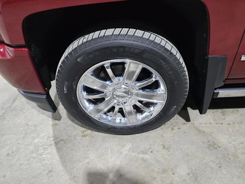 Used 2018 Chevrolet Silverado 1500 High Country image 27