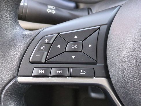 Used 2025 Nissan Versa SV w/ Trunk Package image 23