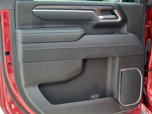 Used 2025 GMC Sierra 2500 SLT w/ SLT Premium Package image 15