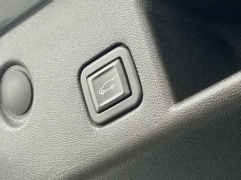 Certified 2024 Chevrolet Equinox Premier image 27