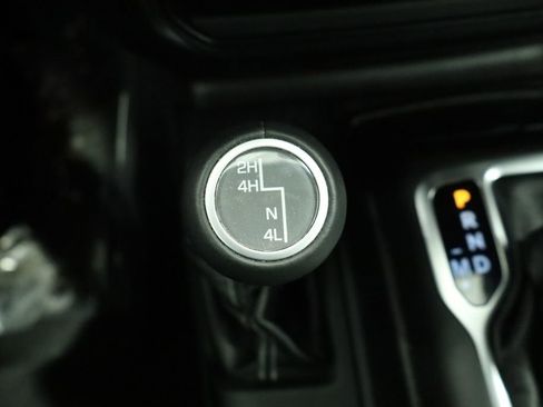 Used 2019 Jeep Wrangler Unlimited Sahara w/ Uconnect 4C Nav & Sound Group image 33