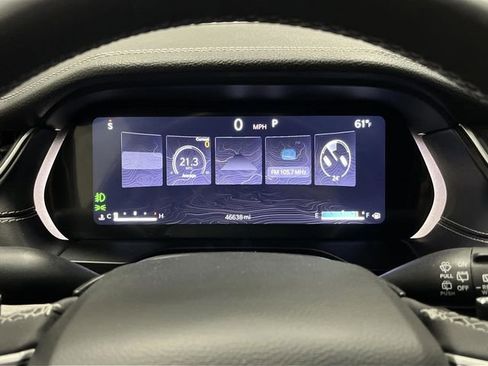 Used 2023 Jeep Grand Cherokee Limited w/ Luxury Tech Group II image 17