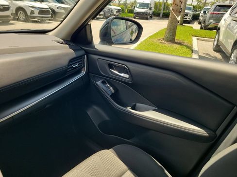 Used 2026 Nissan Rogue SV FWD image 13