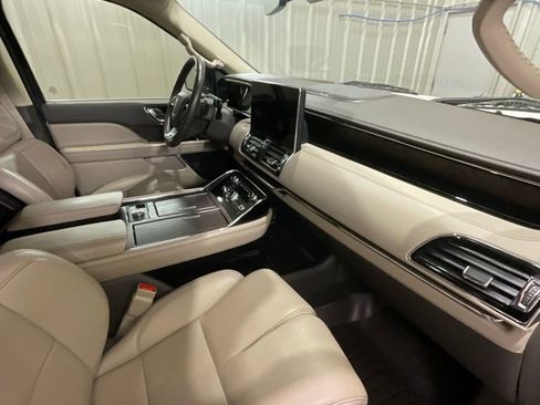 Used 2023 Lincoln Navigator L Reserve image 17
