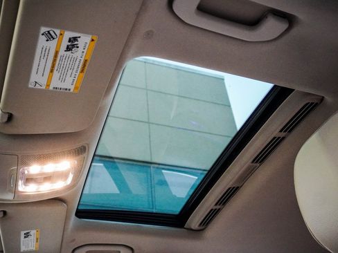 Used 2020 Mercedes-Benz GLE 350 w/ Premium Package image 33