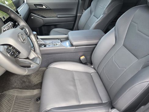 Certified 2025 Lexus GX 550 AWD/4WD image 9
