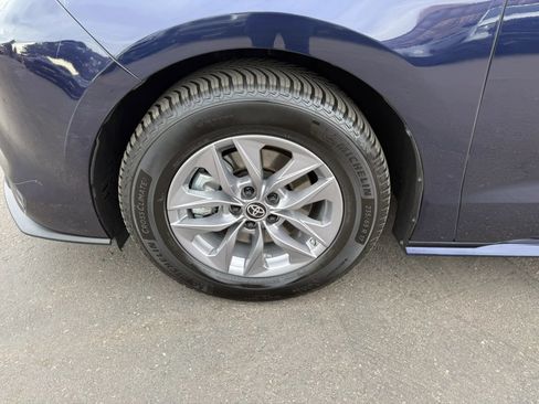 Used 2022 Toyota Sienna LE image 15