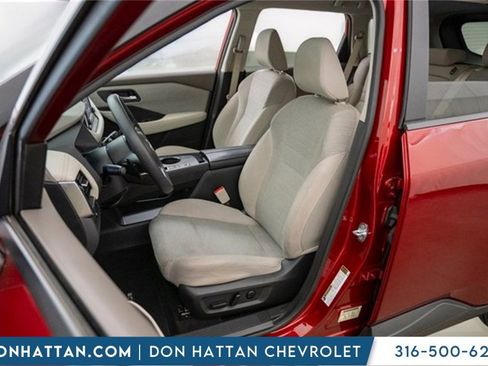 Used 2023 Nissan Rogue SV image 4