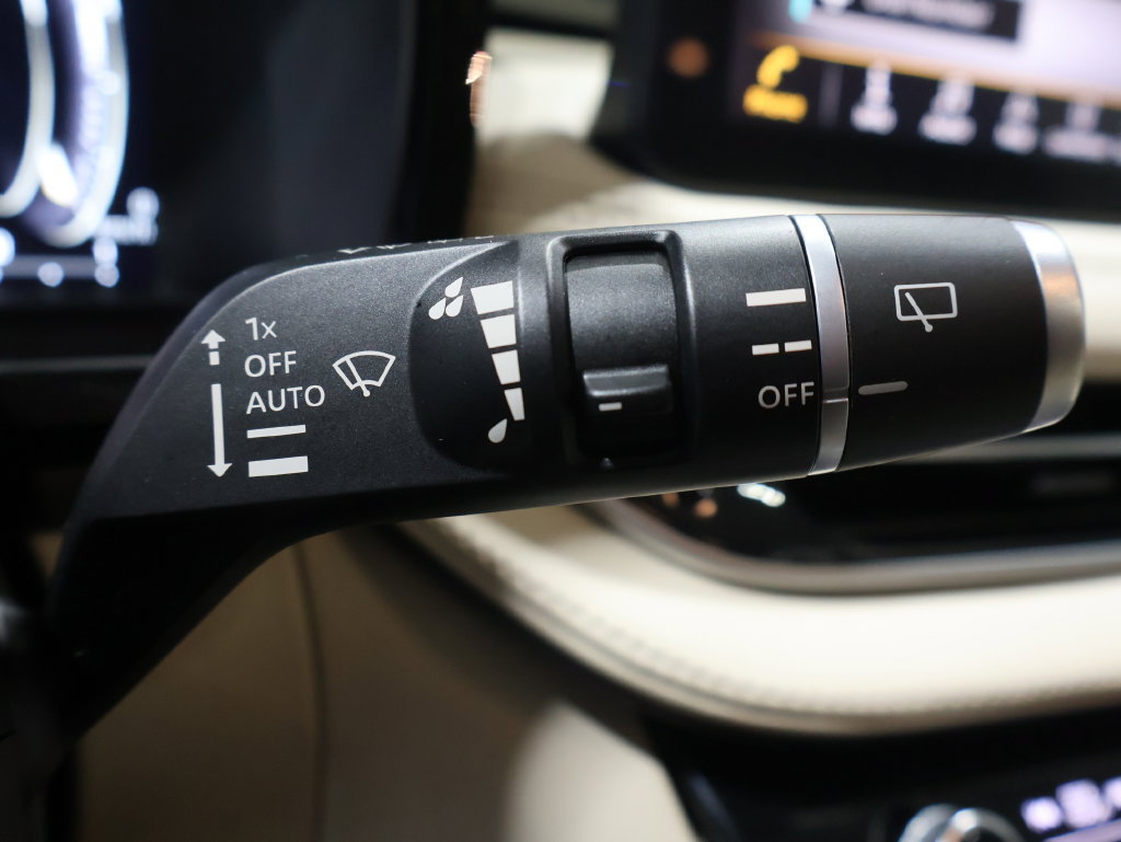 Used 2023 INFINITI QX60 Luxe AWD/4WD image 41