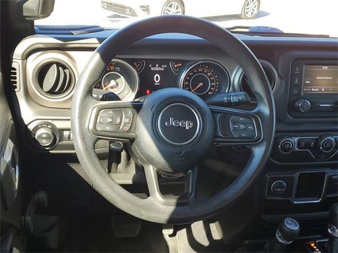 Used 2021 Jeep Gladiator Sport image 11