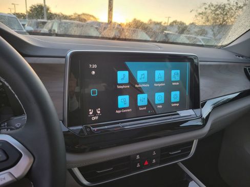 New 2026 Volkswagen Atlas SE FWD image 8