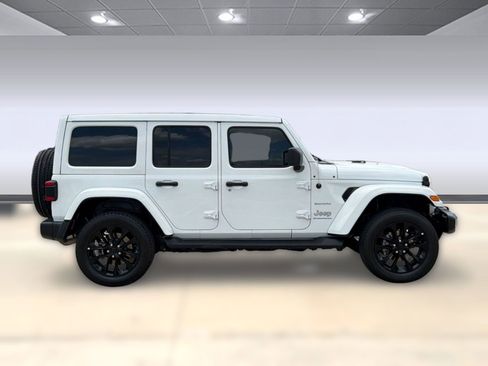 Used 2023 Jeep Wrangler Unlimited Sahara AWD/4WD image 8