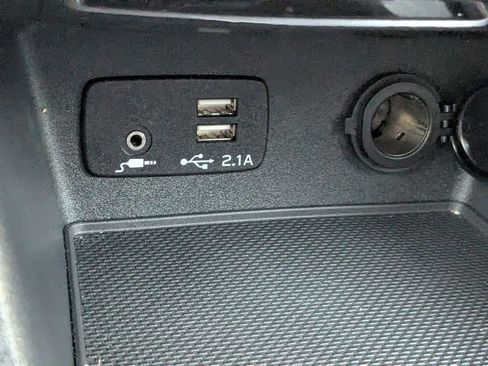 Used 2022 Subaru Forester Touring image 21