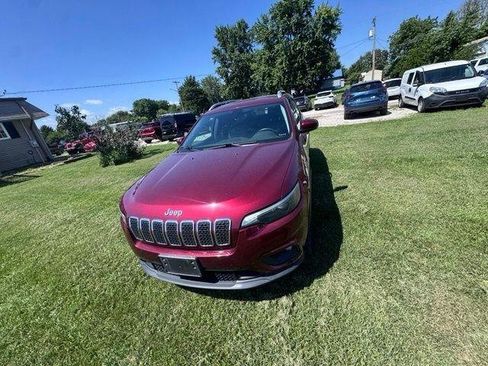 Used 2019 Jeep Cherokee Latitude Plus w/ Comfort/Convenience Group AWD/4WD image 3