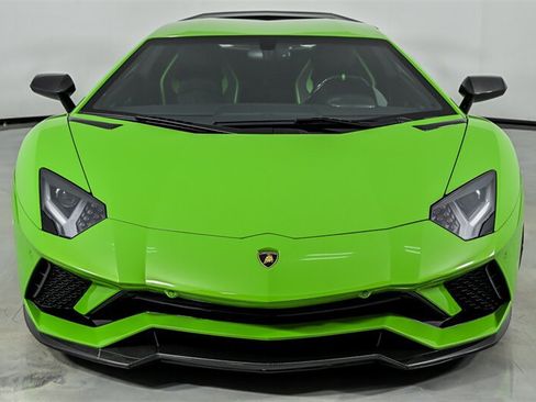 Used 2018 Lamborghini Aventador S AWD/4WD image 6