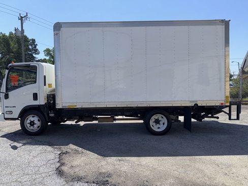 Used 2024 Isuzu NPR RWD image 4