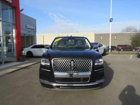 Used 2022 Lincoln Navigator Black Label image 3