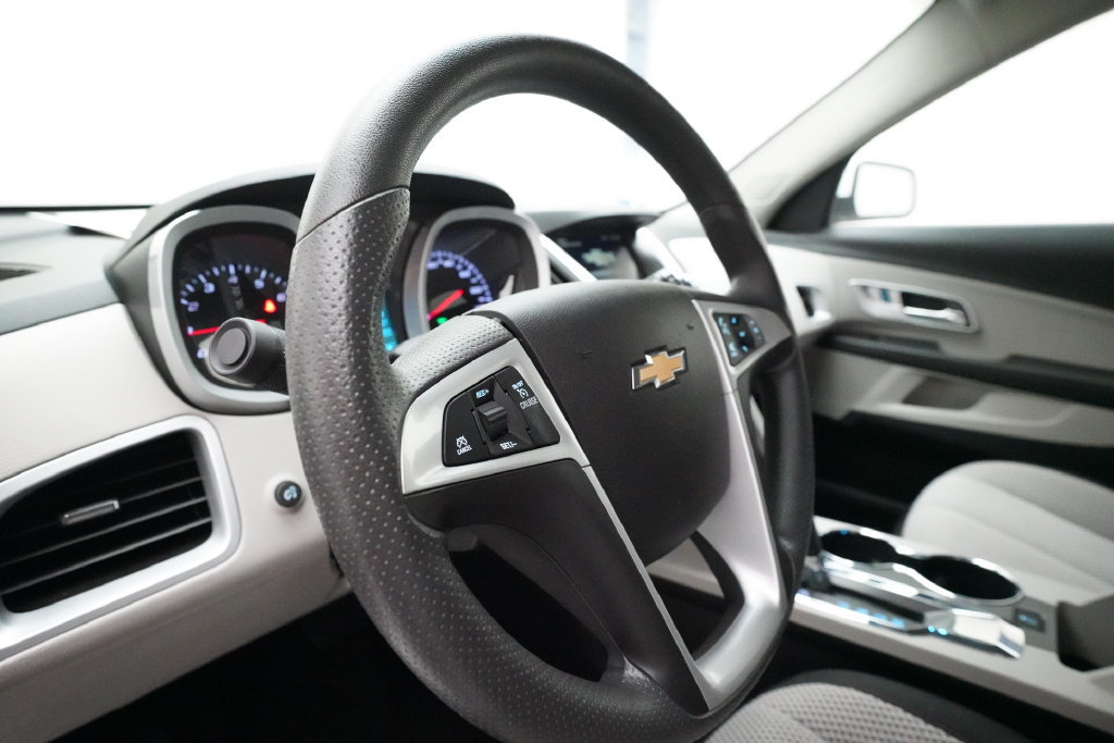 Used 2017 Chevrolet Equinox LT AWD/4WD image 8