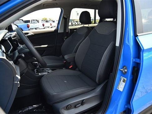 New 2025 Volkswagen Taos SE image 19