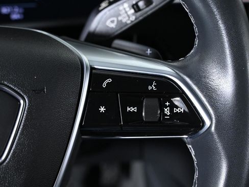 Used 2022 Audi e-tron Chronos image 13