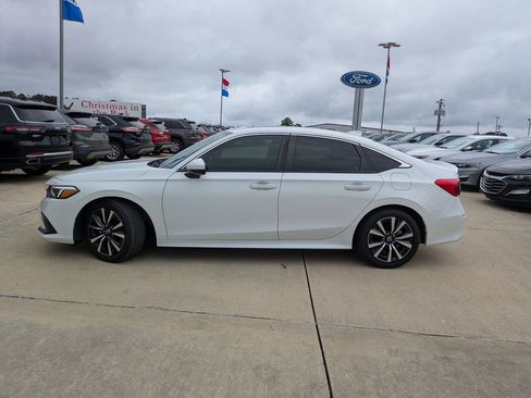Used 2024 Honda Civic EX image 5