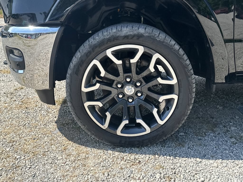 Used 2025 RAM 1500 Limited AWD/4WD image 11