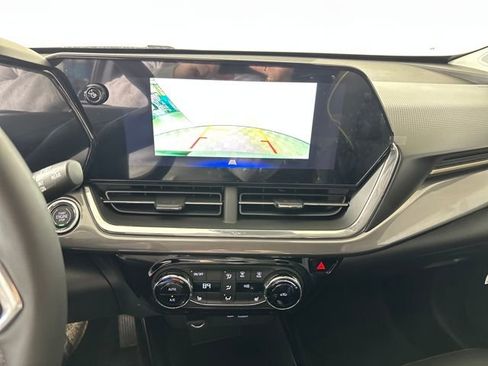 Used 2025 Chevrolet Trax ACTIV image 22