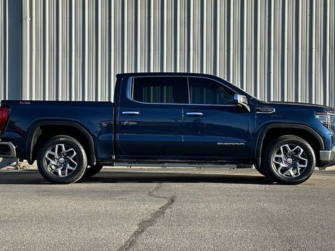 Used 2023 GMC Sierra 1500 SLT w/ SLT Premium Package image 3