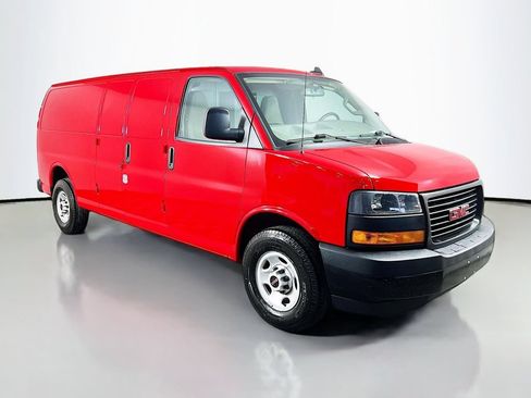 Used 2022 GMC Savana 3500 Extended w/ Driver Convenience Package RWD image 3