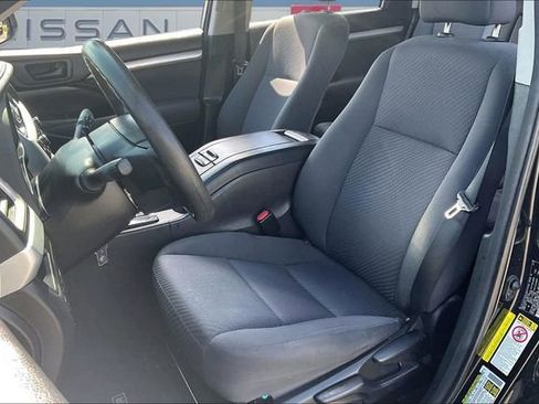 Used 2016 Toyota Highlander LE FWD image 20