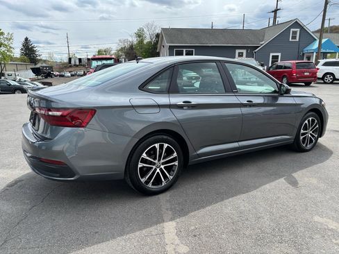 Used 2024 Volkswagen Jetta Sport FWD image 5