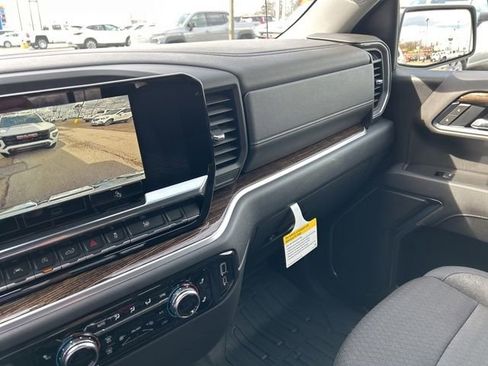 New 2026 GMC Sierra 1500 SLE w/ Preferred Package AWD/4WD image 6