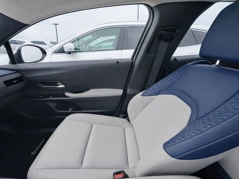 Used 2022 Lexus UX 200 w/ Accessory Package (Z1) FWD image 20