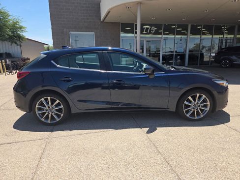Used 2018 MAZDA MAZDA3 Grand Touring FWD image 6