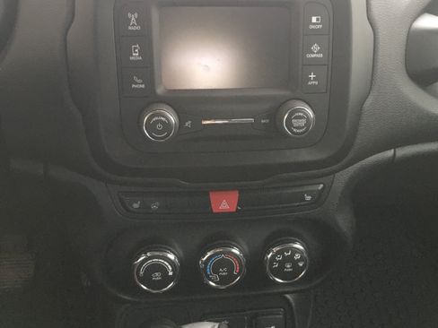 Used 2016 Jeep Renegade Latitude w/ Cold Weather Group AWD/4WD image 11