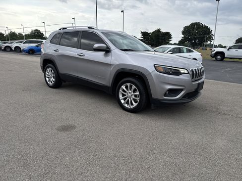 Used 2019 Jeep Cherokee Latitude w/ Popular Appearance Group FWD image 7
