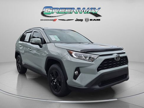 Used 2021 Toyota RAV4 XLE FWD image 1
