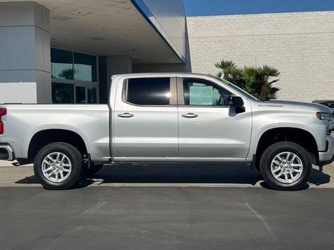 Used 2022 Chevrolet Silverado 1500 RST RWD image 3