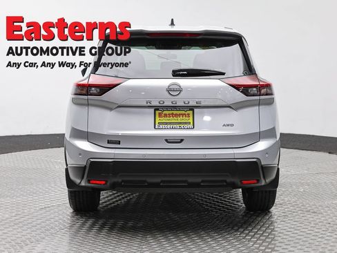 Used 2024 Nissan Rogue S AWD/4WD image 6