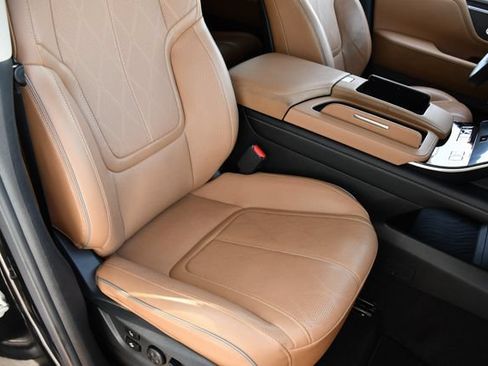 Used 2025 INFINITI QX80 Sensory AWD/4WD image 31
