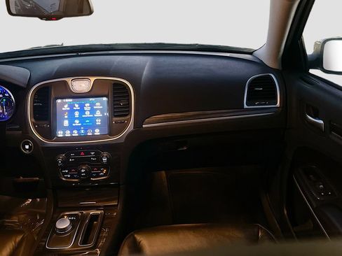 Used 2021 Chrysler 300 Touring L AWD/4WD image 23
