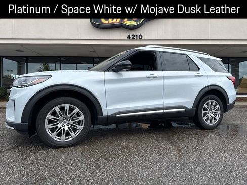 Used 2026 Ford Explorer Platinum AWD/4WD image 1