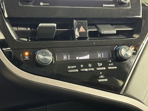 Used 2023 Toyota Camry SE image 25