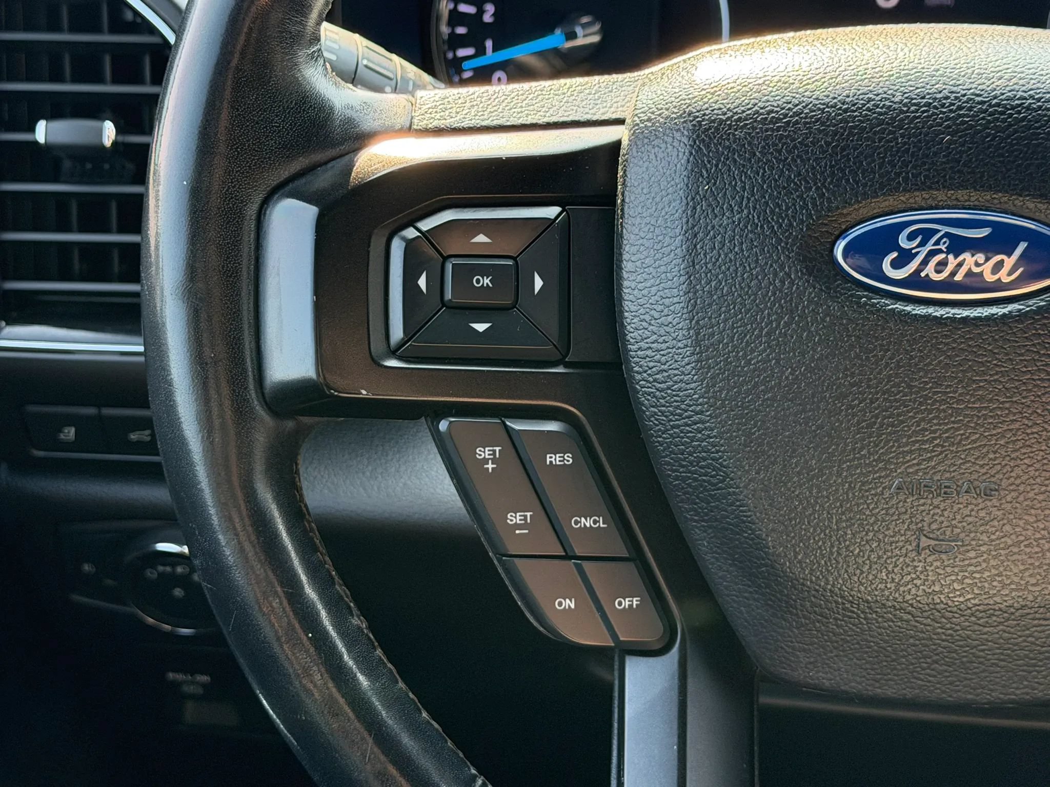 Used 2019 Ford Expedition Limited RWD image 37